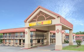 Super 8 By Wyndham Tulsa - Route 66